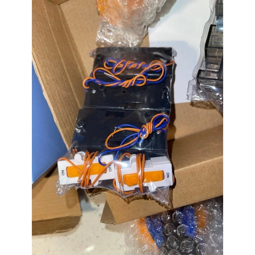 Discovery #MINDBLOWN Action Circuitry Electronic STEM Science Kit 6 Projects‎